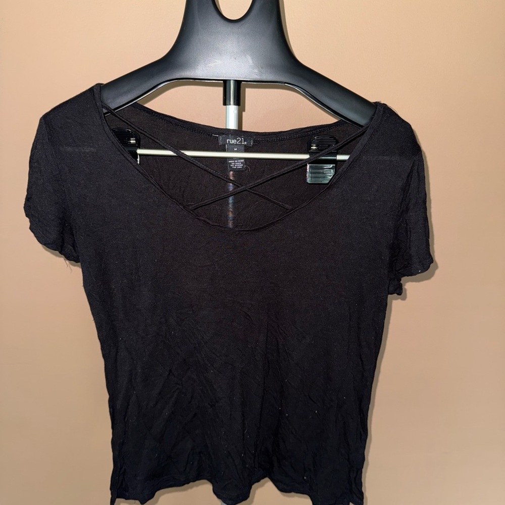 Rue21 Black Short Sleeve Tee